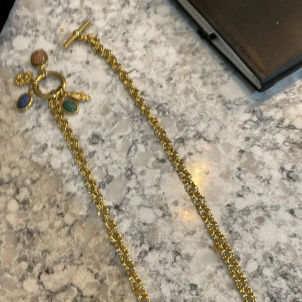 Joan Rivers gold tone necklace with charms - Picture 4 of 4
